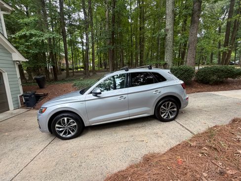 Used 2023 Audi Q5 2.0T Premium Plus AWD/4WD image 2