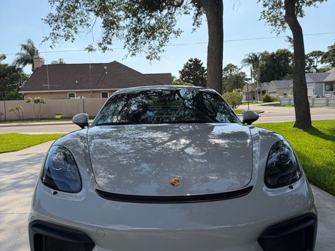 Used 2020 Porsche 718 Cayman GT4 RWD image 11