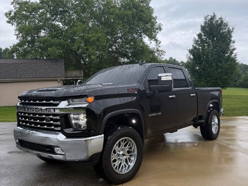 Used 2020 Chevrolet Silverado 2500 LTZ w/ LTZ Convenience Package AWD/4WD image 4