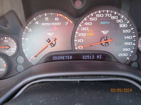 Used 1998 Chevrolet Corvette Coupe w/ Memory Pkg image 10