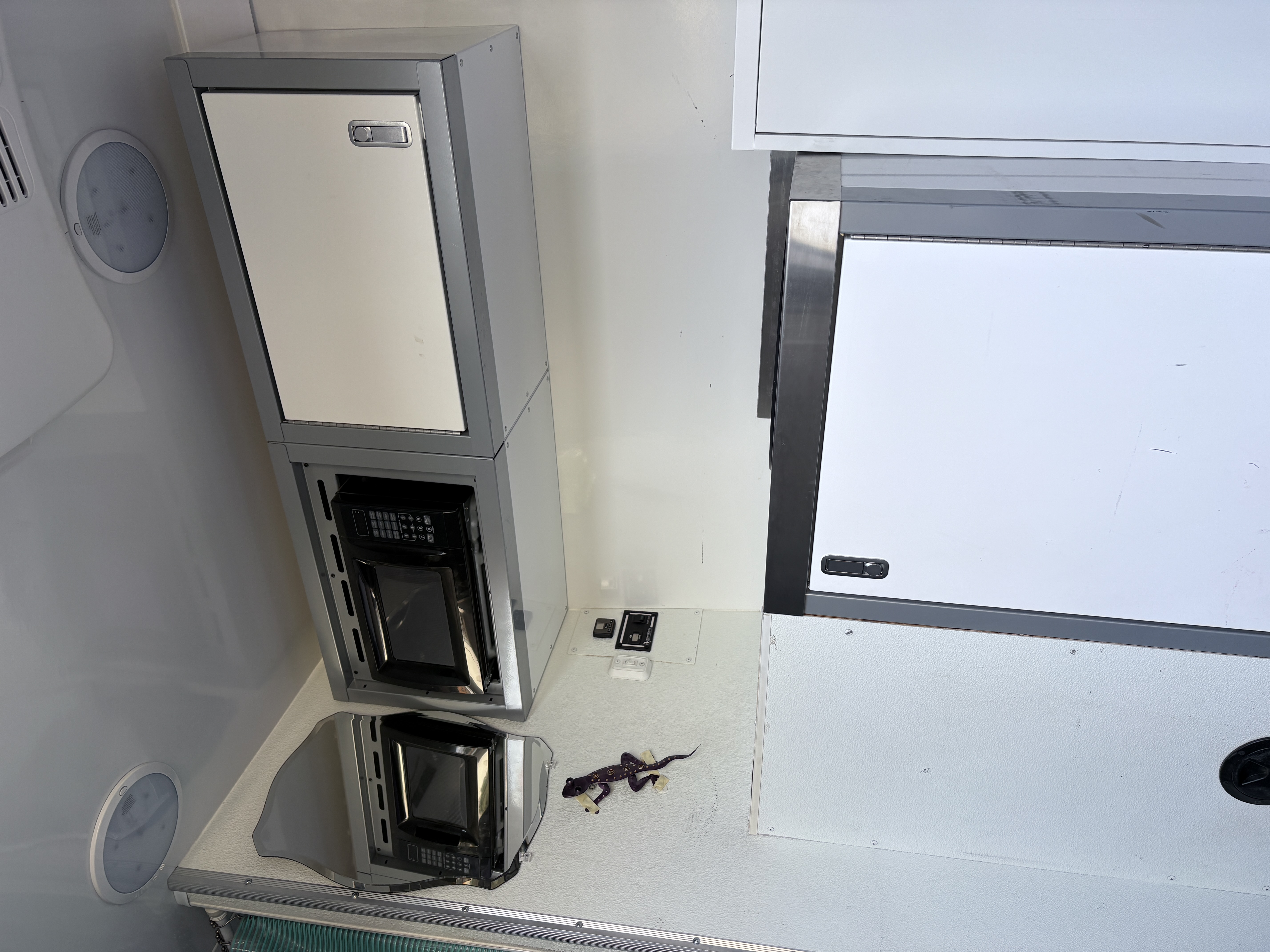 Used 2018 Mercedes-Benz Sprinter 2500 image 17