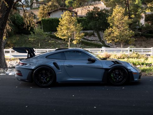 Used 2024 Porsche 911 GT3 RS RWD image 4