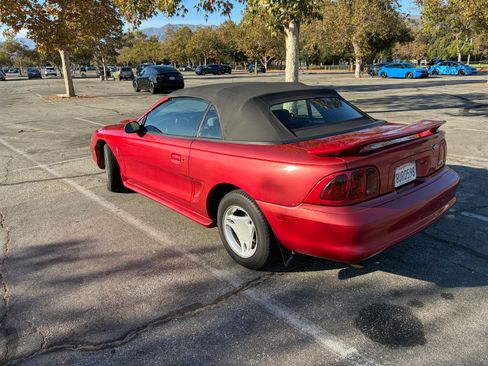 Used 1996 Ford Mustang Convertible RWD image 1