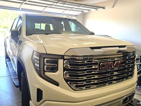 Used 2023 GMC Sierra 1500 Denali w/ Technology Package AWD/4WD image 6