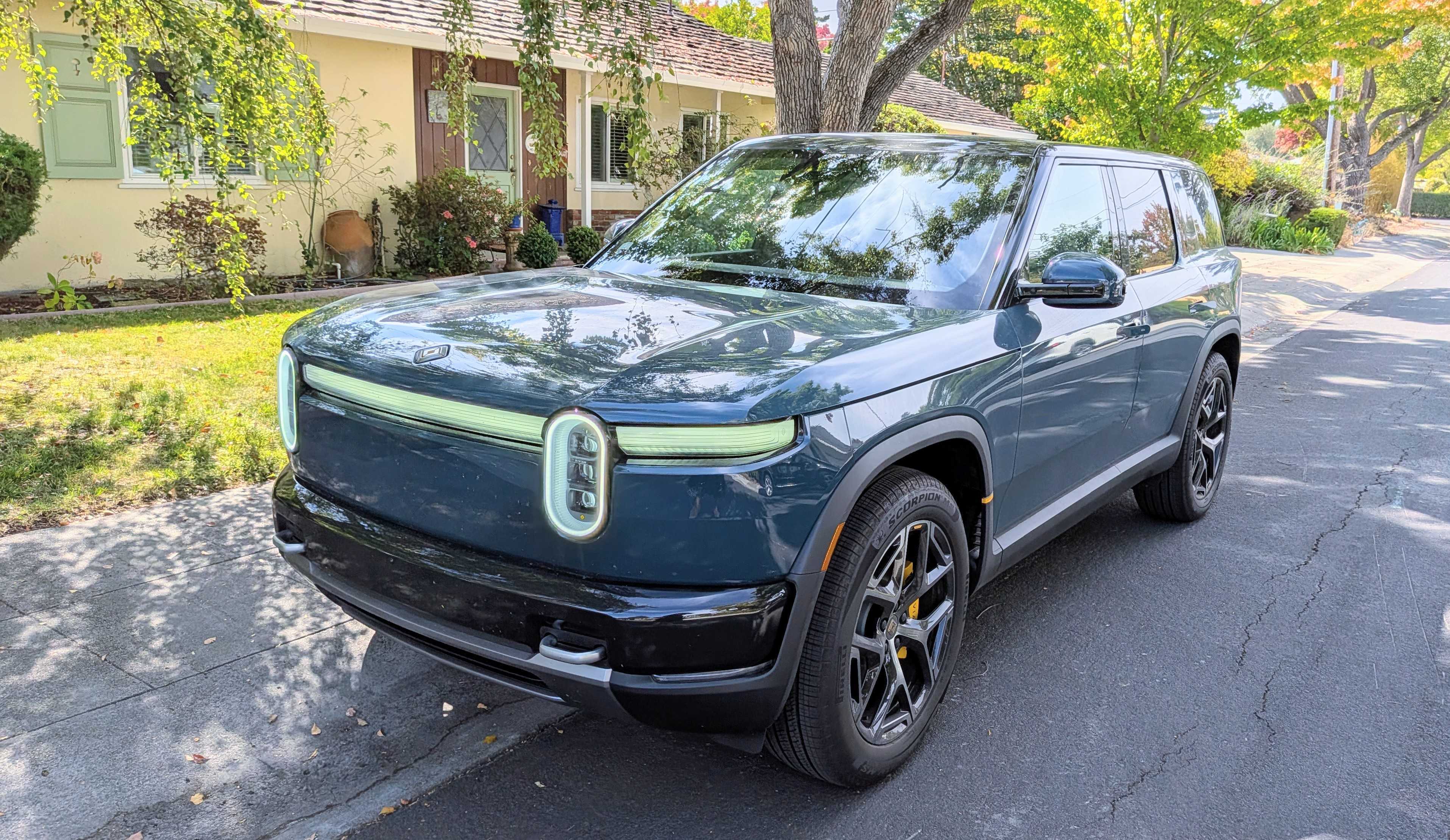 Used 2027 Rivian R2 Performance Dual AWD/4WD image 1