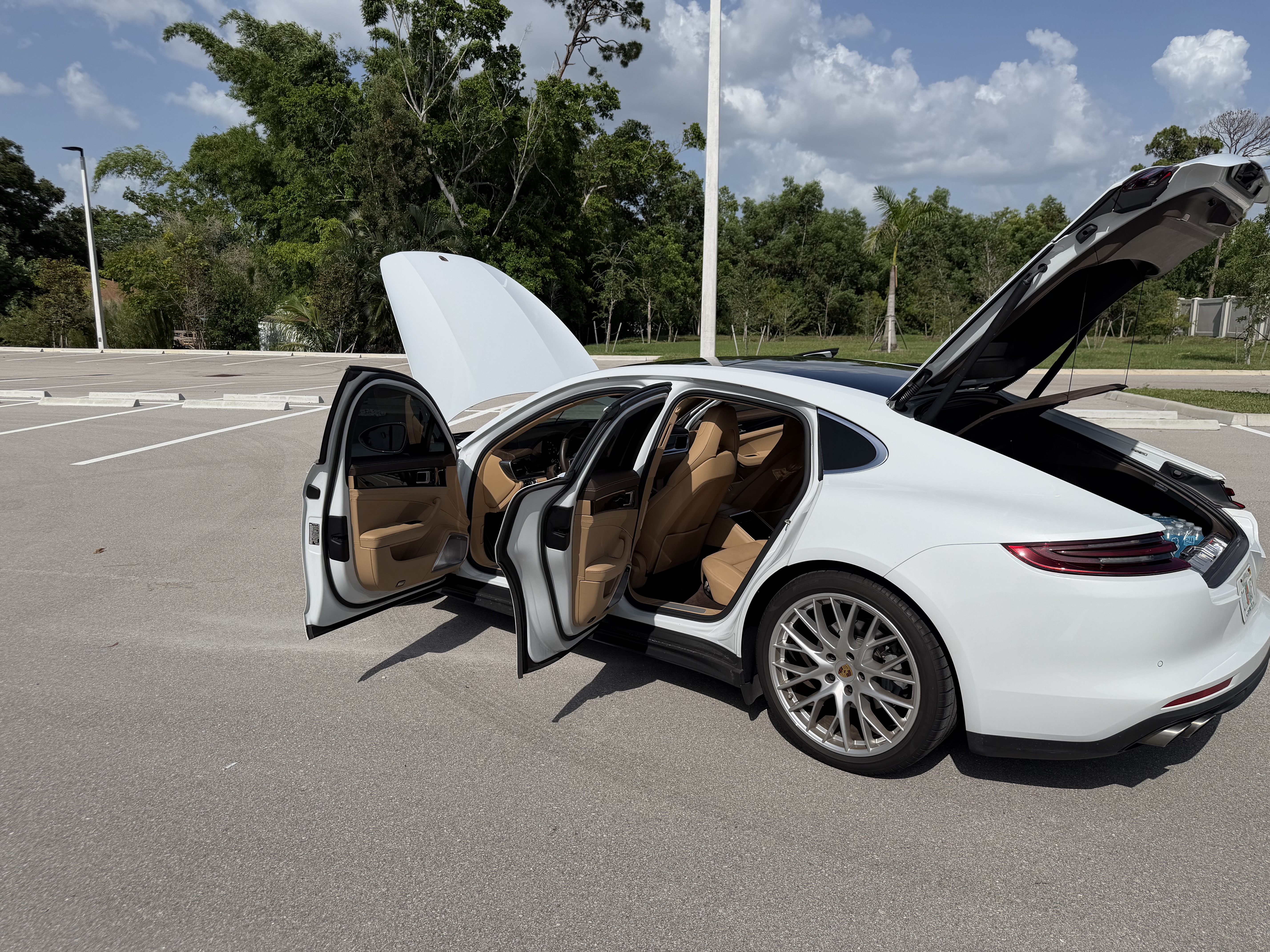 Used 2018 Porsche Panamera 4S AWD/4WD image 9