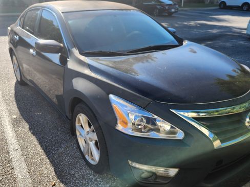 Used 2015 Nissan Altima 2.5 SV FWD image 1