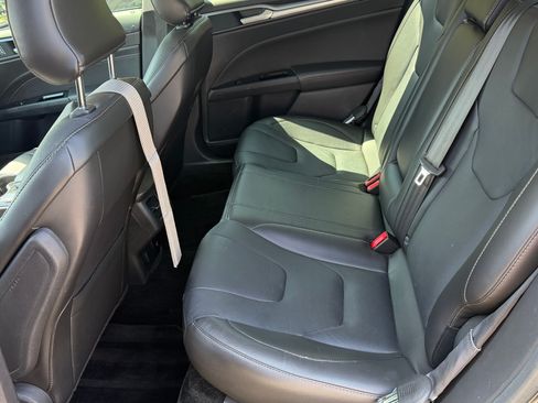 Used 2016 Ford Fusion Titanium FWD image 13