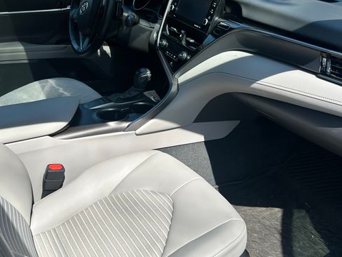 Used 2022 Toyota Camry SE w/ Audio Upgrade Package image 8