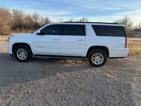 Used 2019 GMC Yukon XL SLT w/ Open Road Package image 13