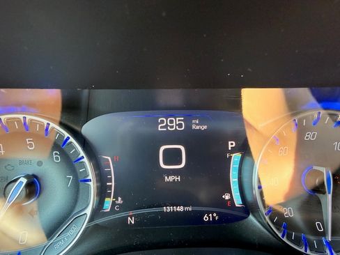 Used 2017 Chrysler Pacifica Limited w/ Advanced Safetytec Group image 13