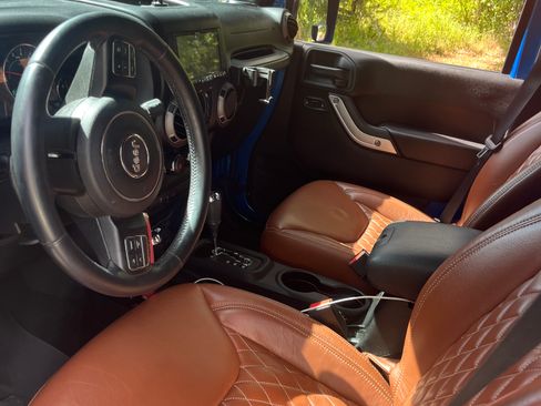 Used 2015 Jeep Wrangler Unlimited Sport w/ Quick Order Package 24S image 9