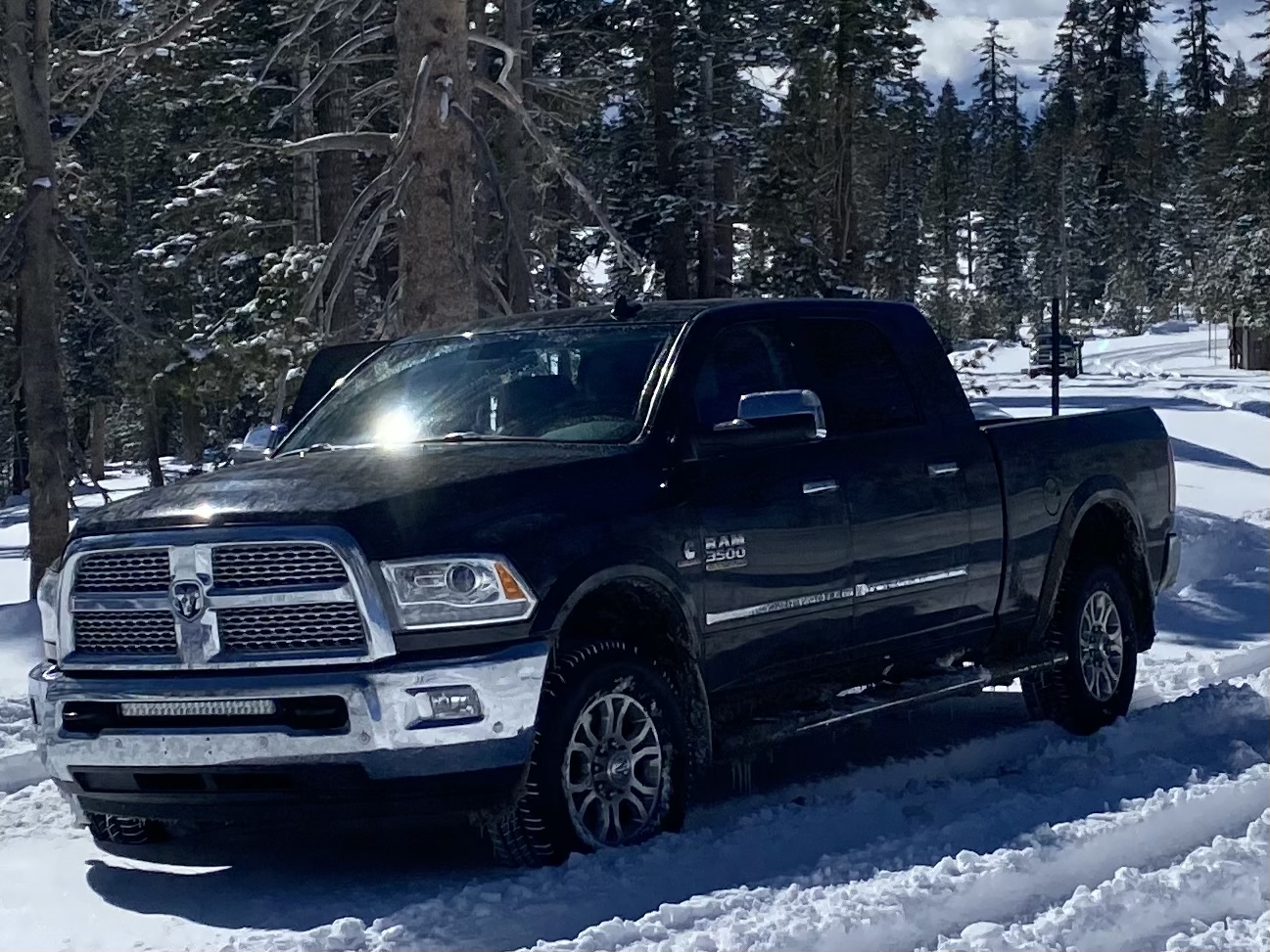 Used 2018 RAM 3500 Laramie AWD/4WD image 1