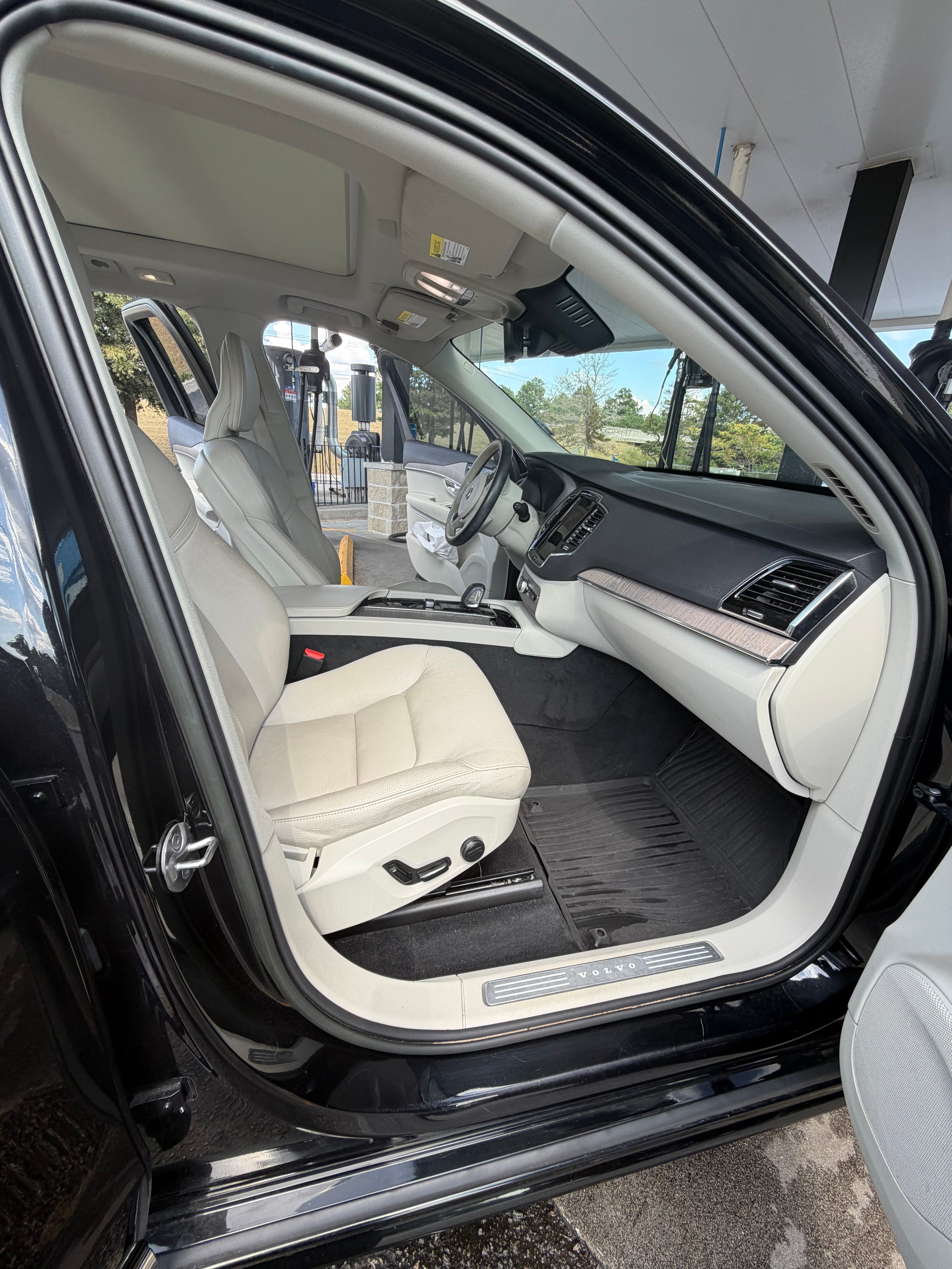 Used 2023 Volvo XC90 B6 Plus w/ Protection Package Premier AWD/4WD image 15