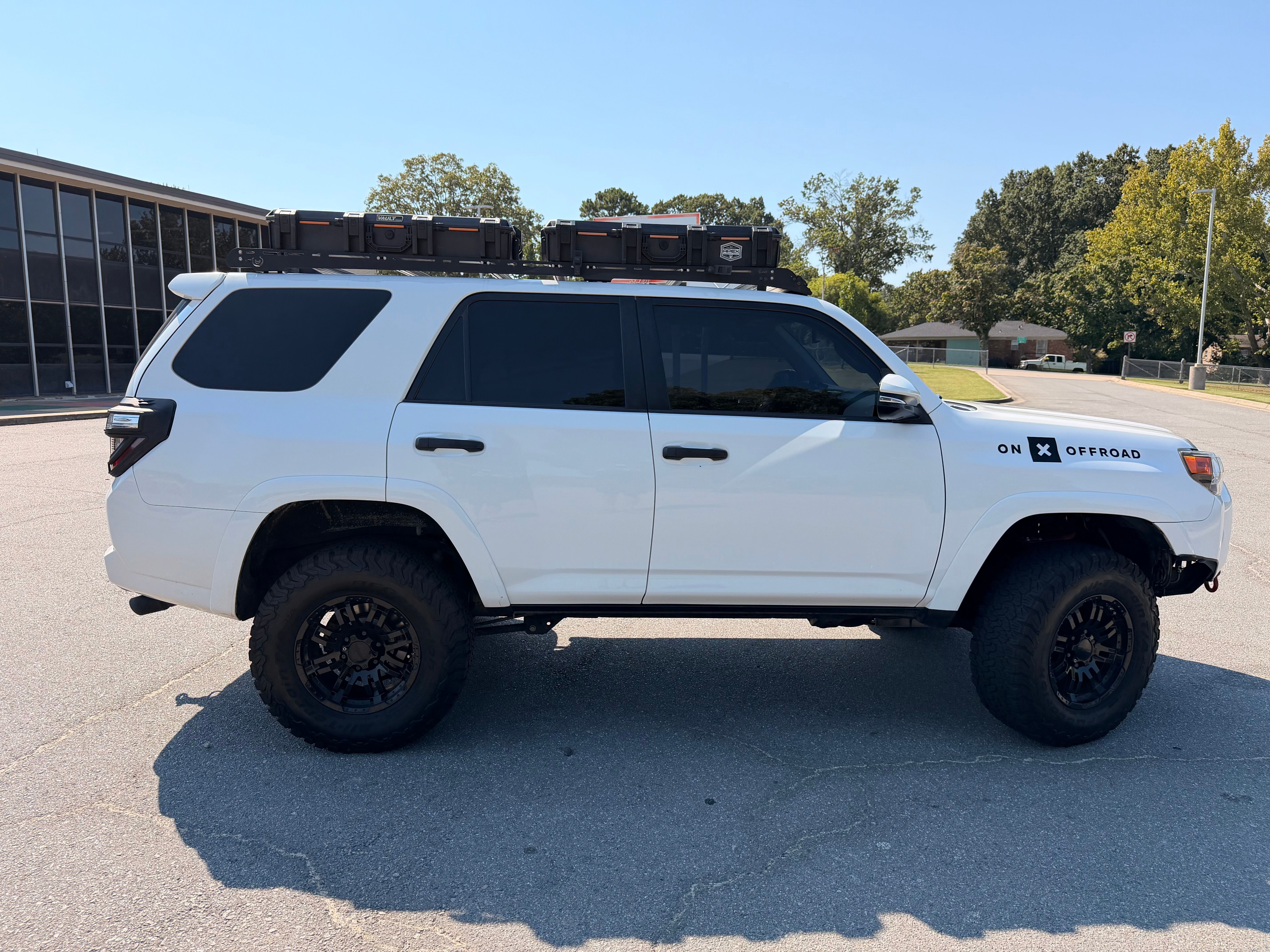 Used 2017 Toyota 4Runner SR5 Premium w/ Convenience Package AWD/4WD image 2