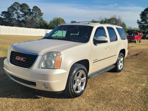 Used 2012 GMC Yukon SLT w/ SLT-2 Equipment Package image 1