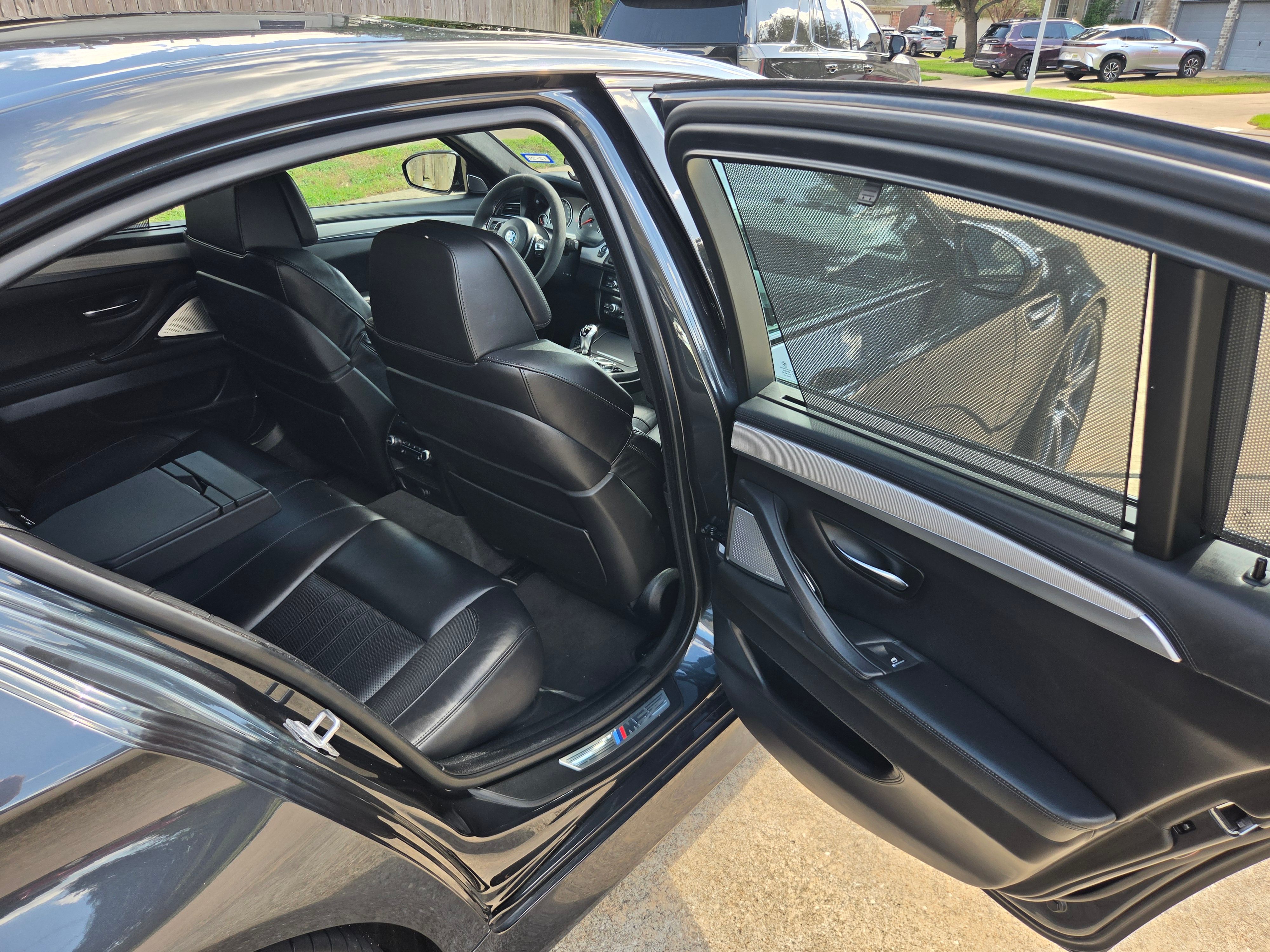 Used 2015 BMW M5 RWD image 11