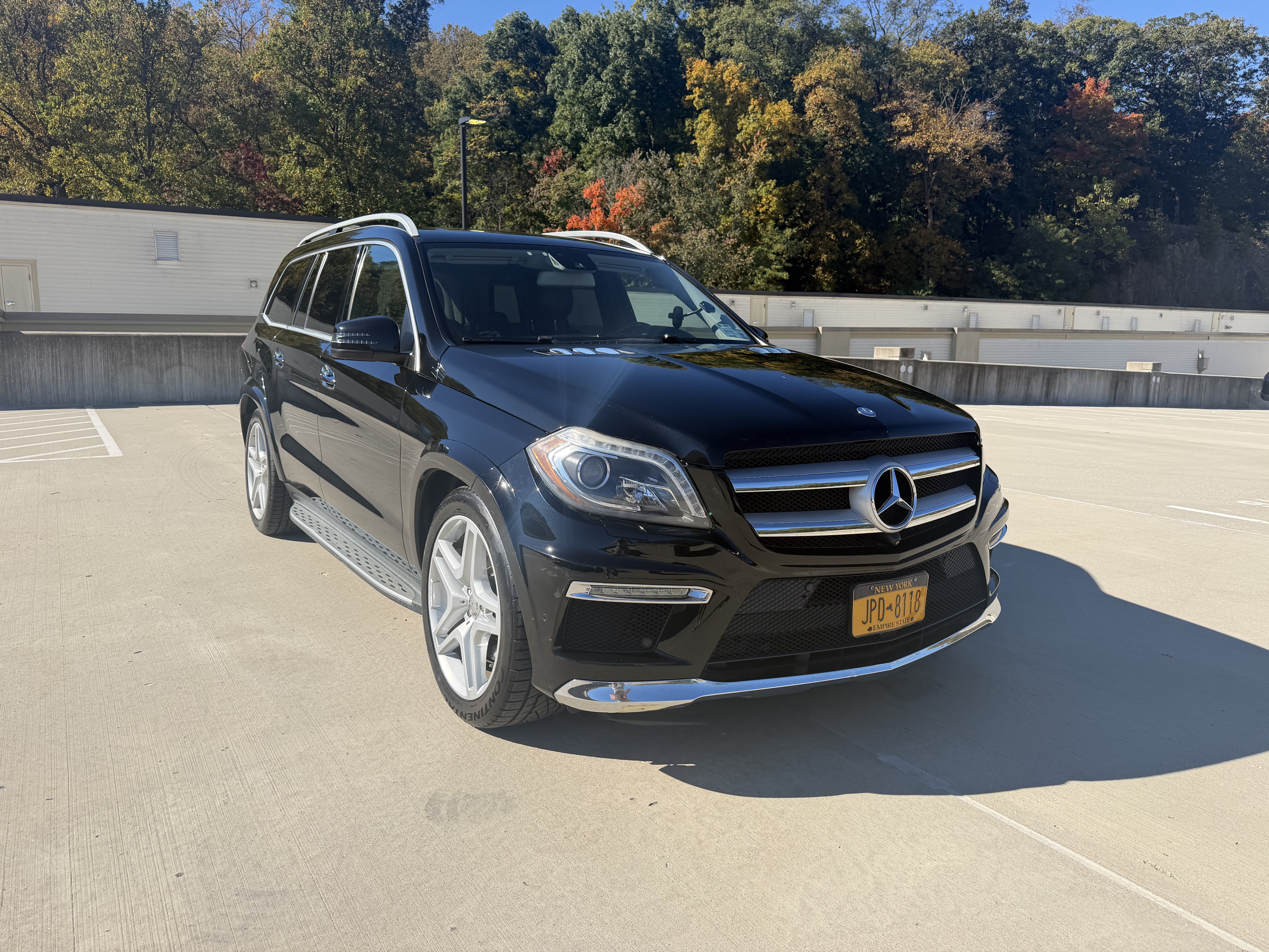 Used 2014 Mercedes-Benz GL 550 4MATIC image 1