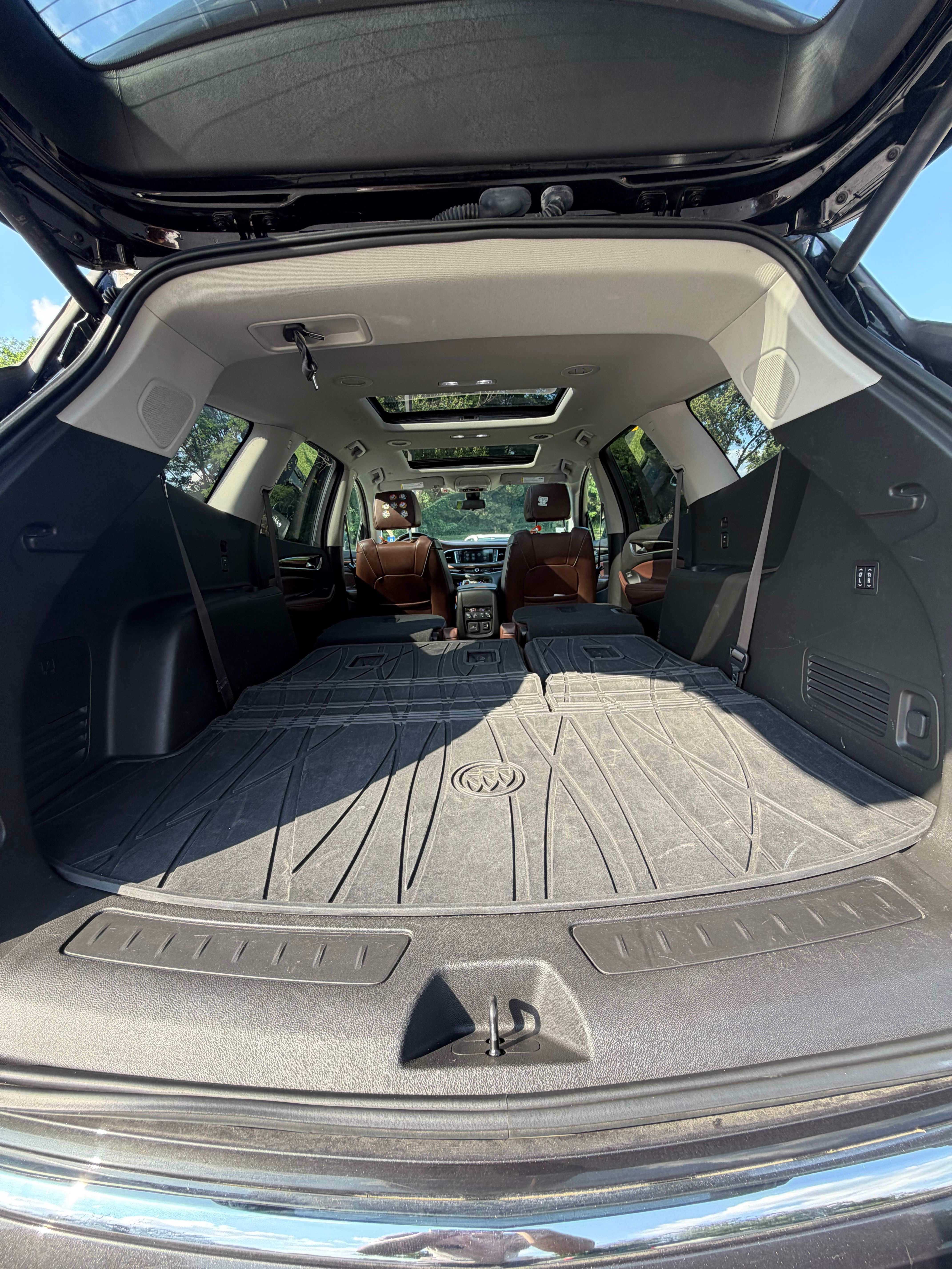 Used 2018 Buick Enclave Avenir w/ Avenir Technology Package AWD/4WD image 26