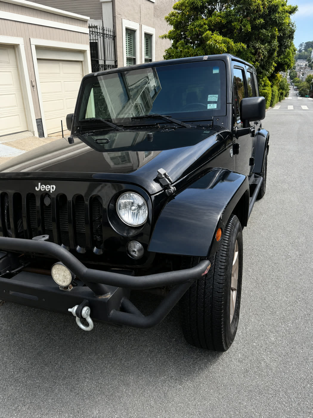 Used 2015 Jeep Wrangler Unlimited Sahara w/ Connectivity Group AWD/4WD image 9