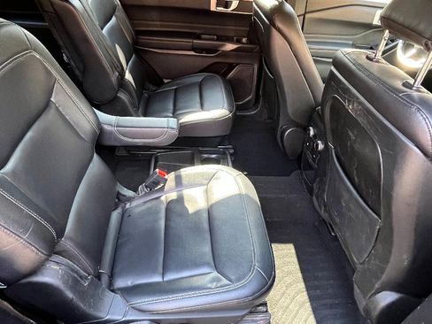 Used 2020 Ford Explorer XLT w/ Equipment Group 202A image 11