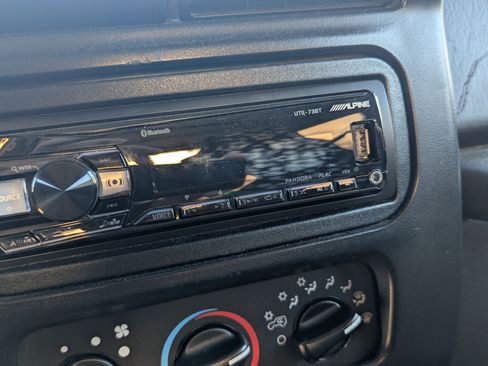 Used 2004 Jeep Wrangler 4WD image 8