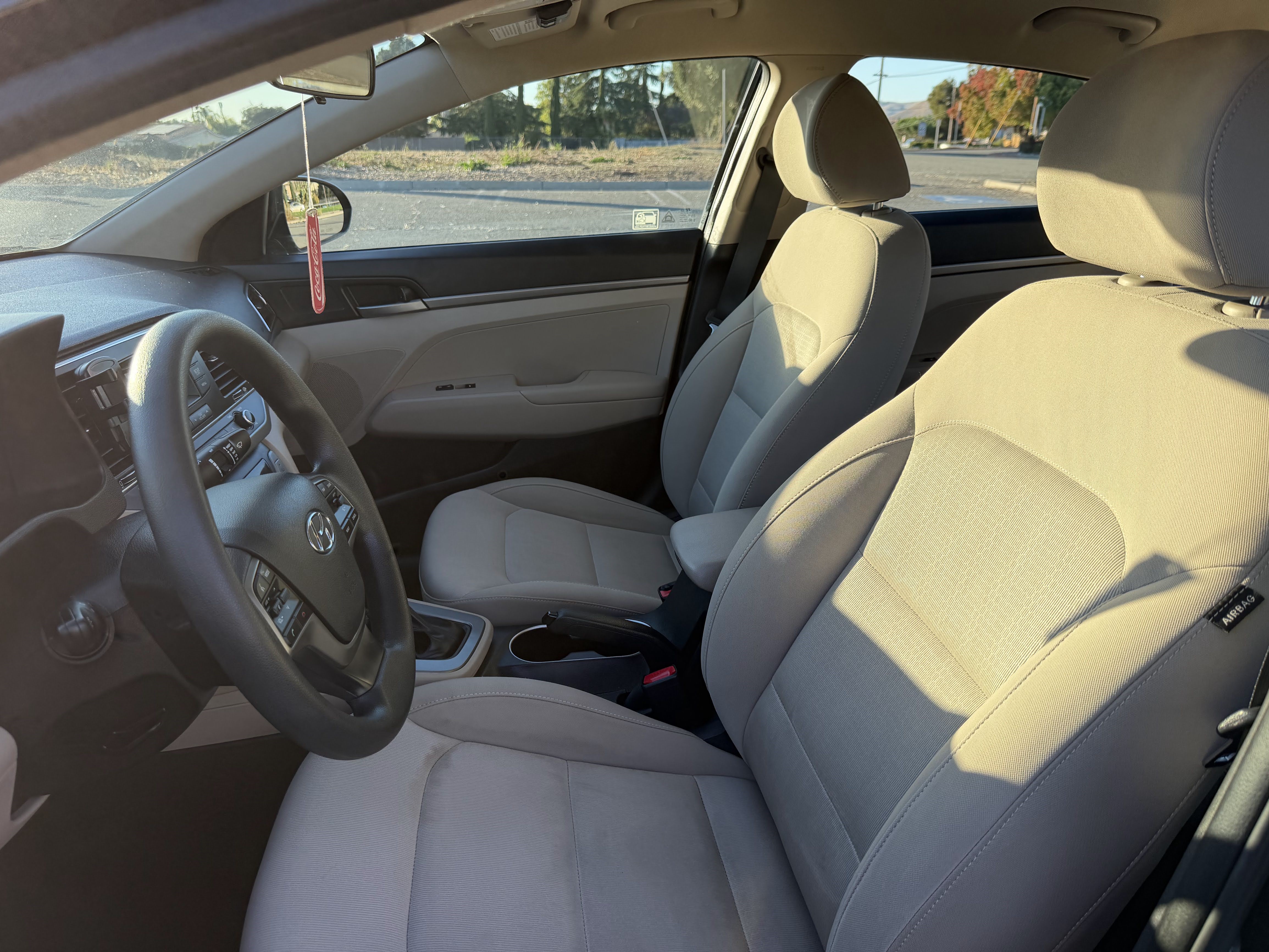 Used 2017 Hyundai Elantra SE FWD image 14