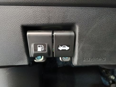 Used 2024 Nissan Versa S w/ Trunk Package FWD image 23