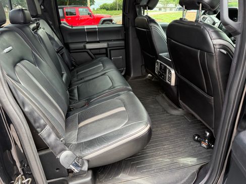 Used 2018 Ford F150 Platinum w/ Equipment Group 701A Luxury AWD/4WD image 4