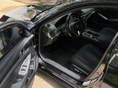 Used 2020 Honda Accord Sport image 10