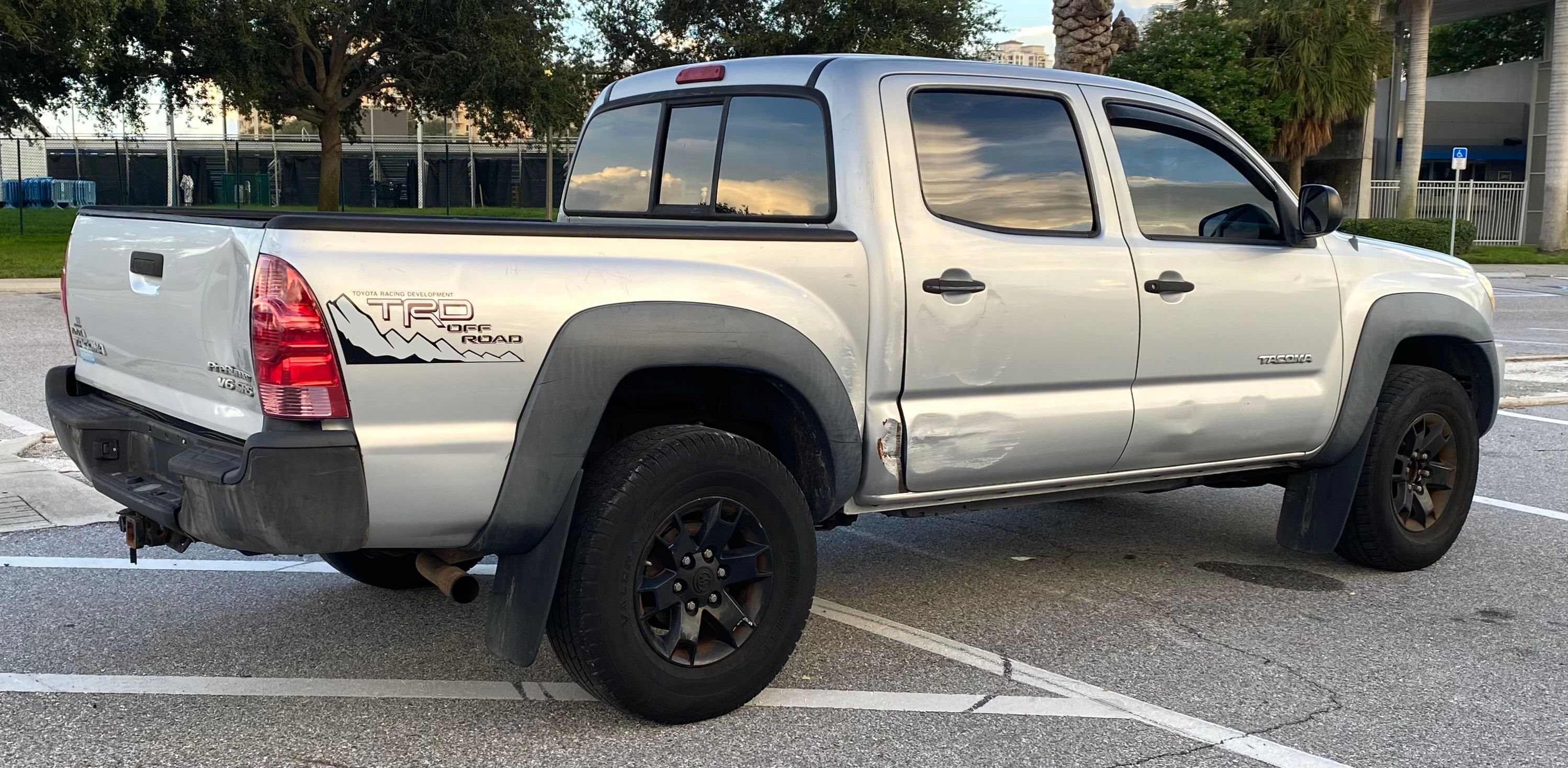 Used 2008 Toyota Tacoma PreRunner w/ TRD Off-Road Pkg #2 RWD image 10