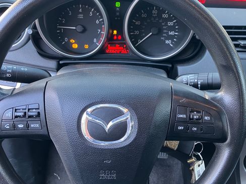 Used 2010 MAZDA MAZDA3 i Touring image 8