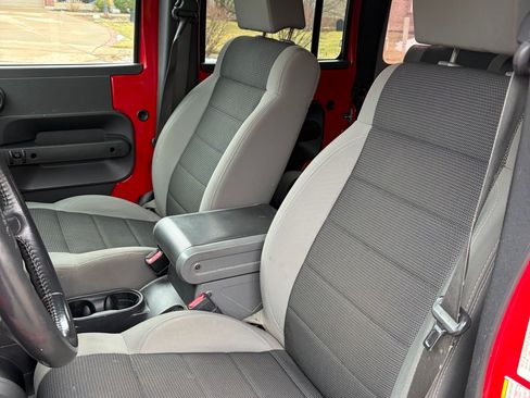 Used 2007 Jeep Wrangler Unlimited X image 9