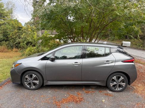 Used 2021 Nissan Leaf SL Plus image 2