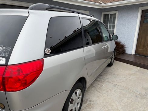 Used 2009 Toyota Sienna LE image 8
