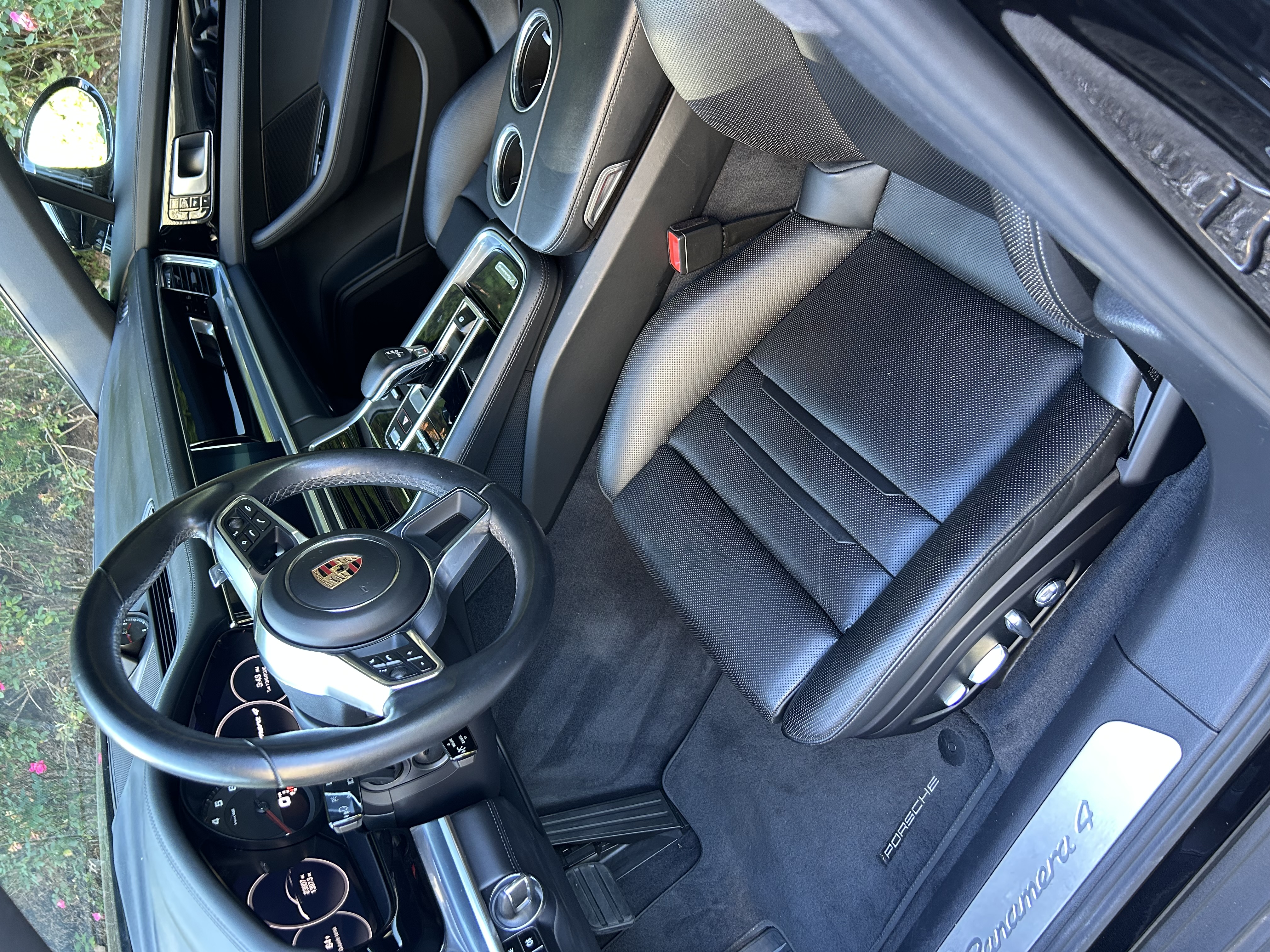 Used 2020 Porsche Panamera AWD/4WD image 4