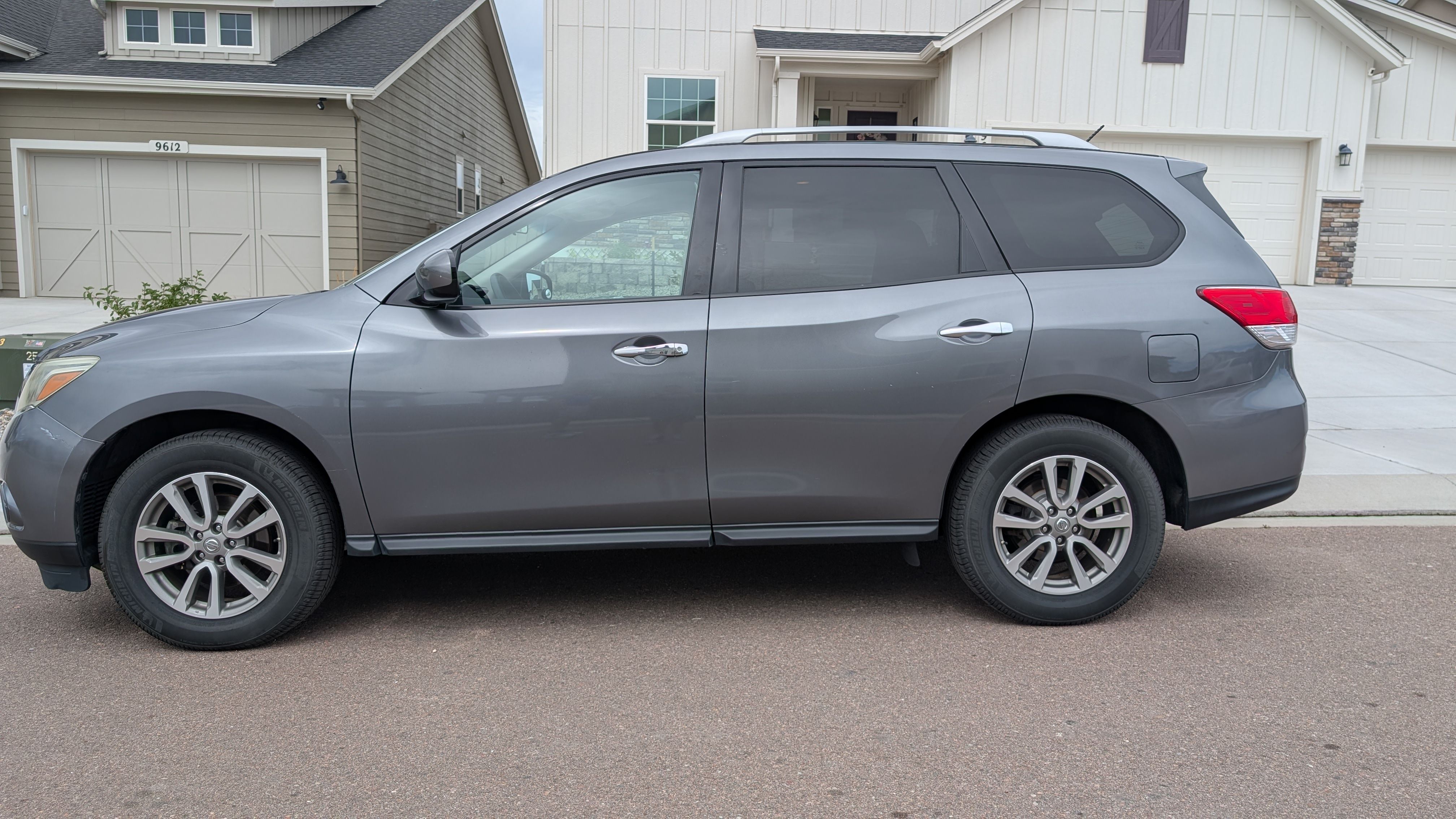 Used 2016 Nissan Pathfinder S AWD/4WD image 6