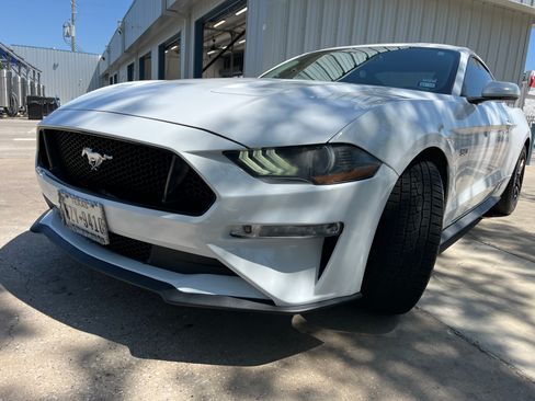 Used 2019 Ford Mustang GT image 10