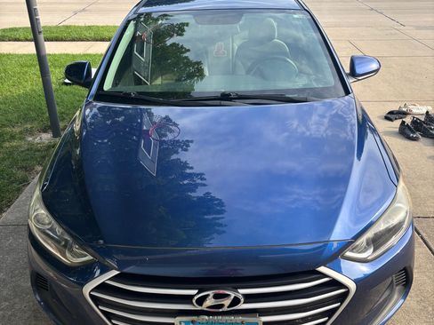 Used 2017 Hyundai Elantra SE FWD image 2