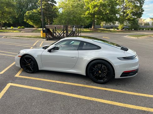 Used 2024 Porsche 911 Carrera image 2