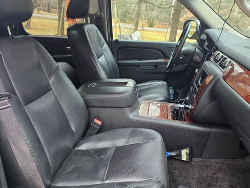 Used 2013 Chevrolet Tahoe LTZ image 15