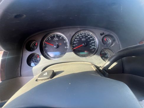 Used 2008 Chevrolet Suburban LT image 6