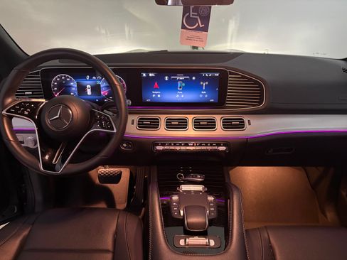 Used 2024 Mercedes-Benz GLS 450 4MATIC image 10