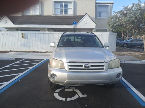Used 2006 Toyota Highlander Sport image 2