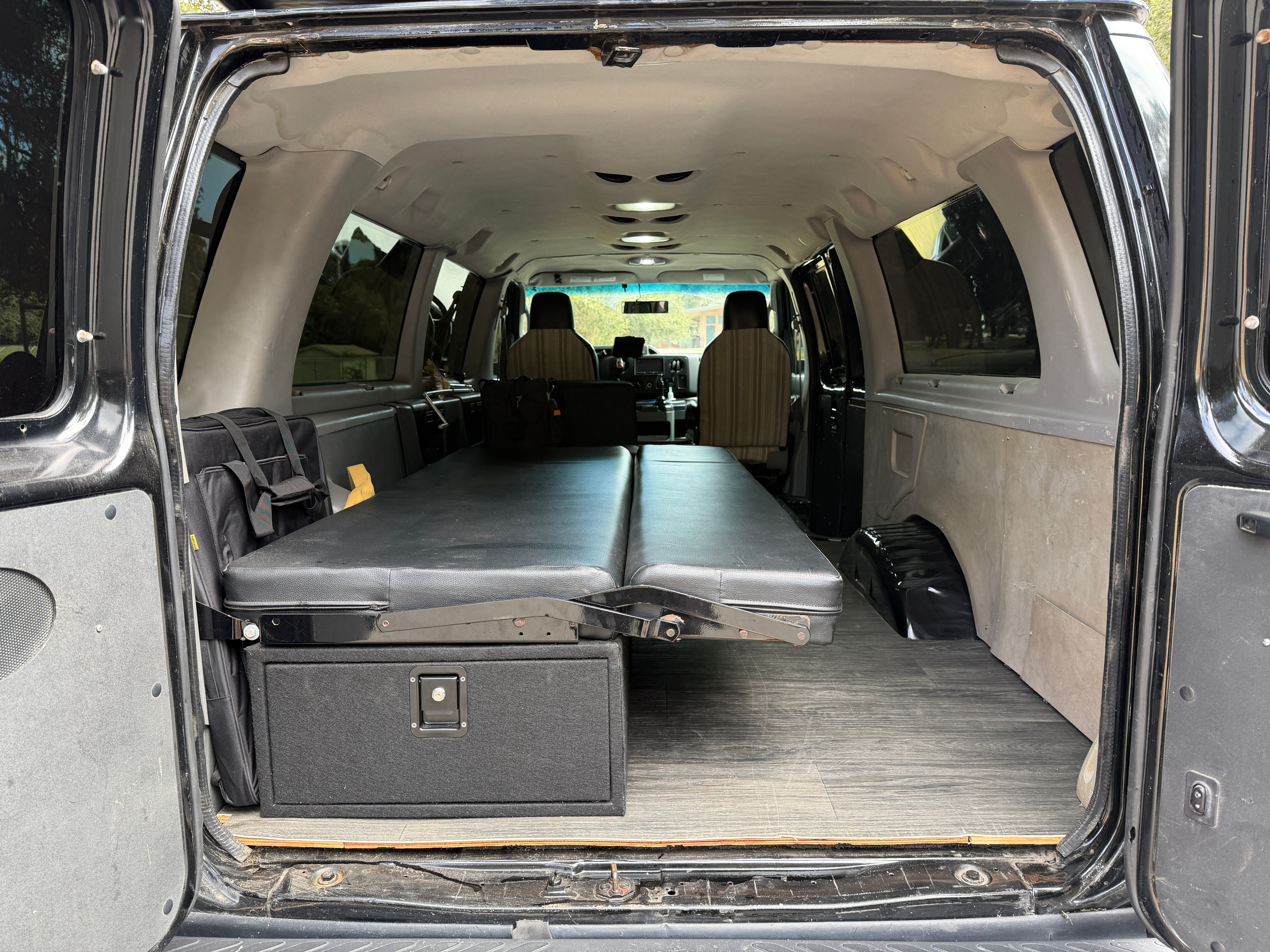 Used 2011 Ford E-350 and Econoline 350 XL w/ PWR Windows & Locks Group RWD image 10