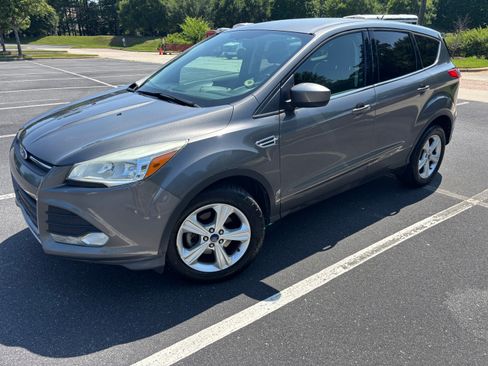 Used 2014 Ford Escape SE FWD image 1