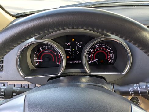 Used 2013 Toyota Highlander Limited image 10