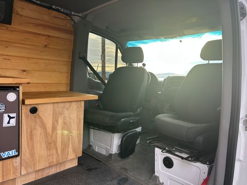 Used 2018 Mercedes-Benz Sprinter 2500 image 6