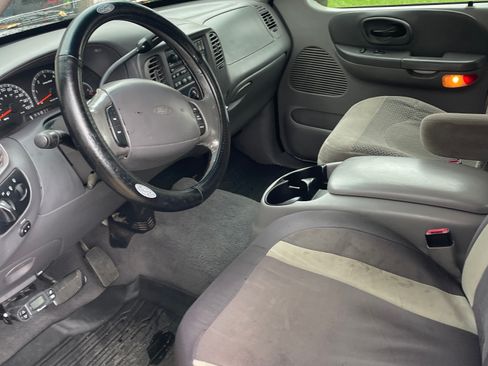 Used 2001 Ford F150 Short Bed 4D image 4