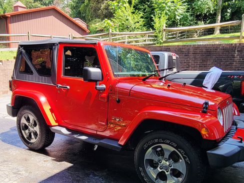 Used 2017 Jeep Wrangler Sahara AWD/4WD image 1